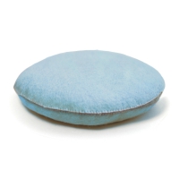 Coussin Smarties en feutre - turquoise pastel